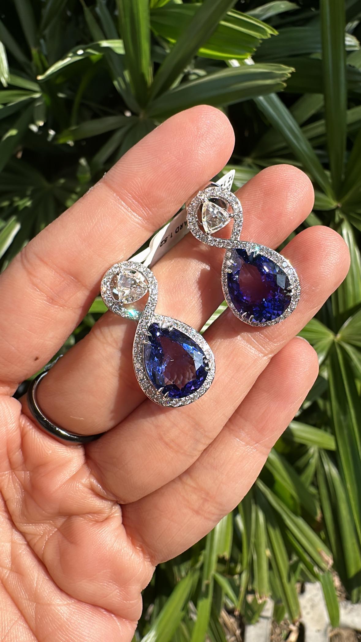 Set in 18K White Gold, 14.52 carats, Tanzanite & Rose Cut Diamonds Drop Earrings For Sale 5
