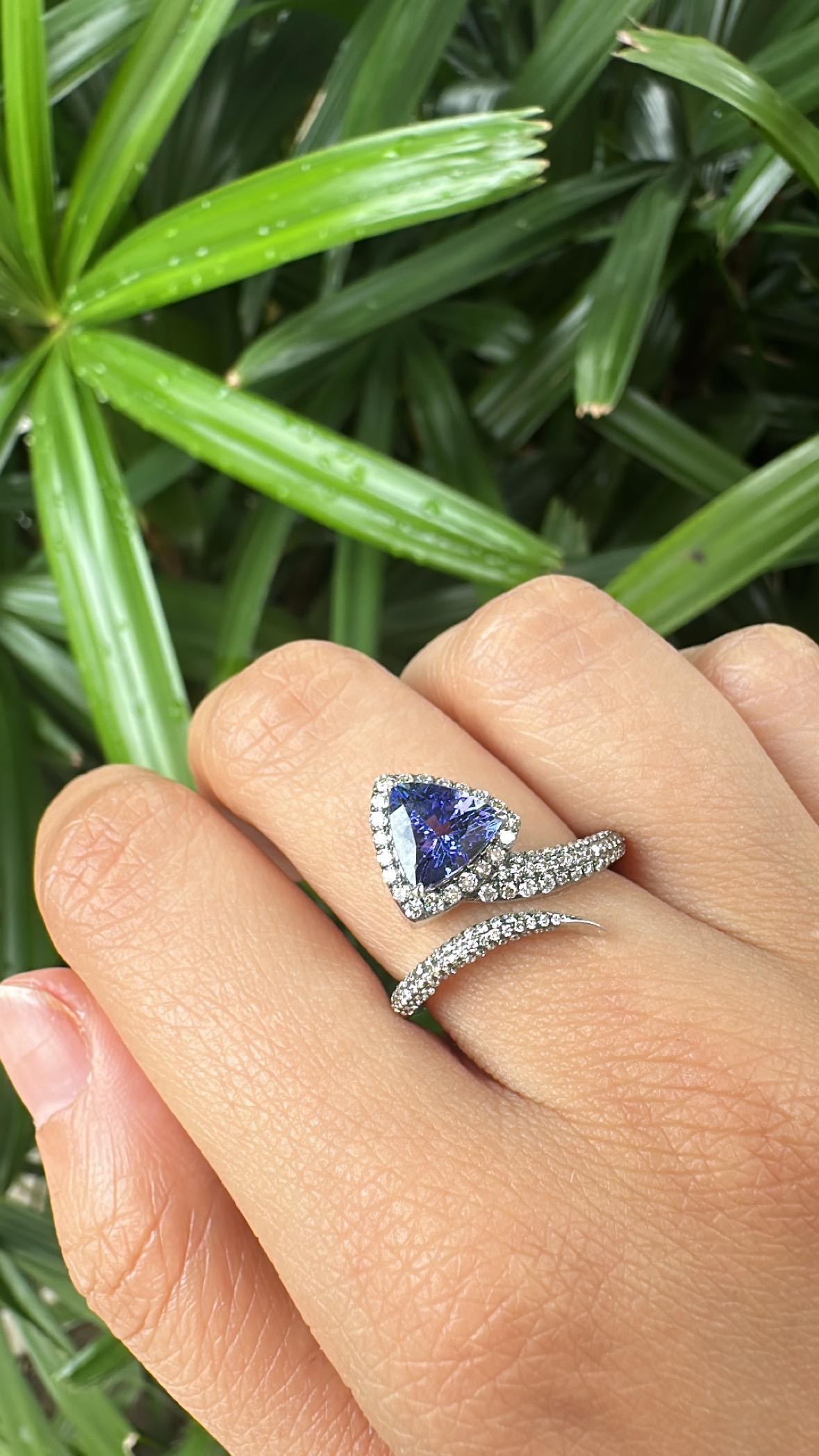 Anillo de compromiso moderno de tanzanita y diamantes, engastado en oro blanco de 18 quilates, 1,58 quilates en venta 3