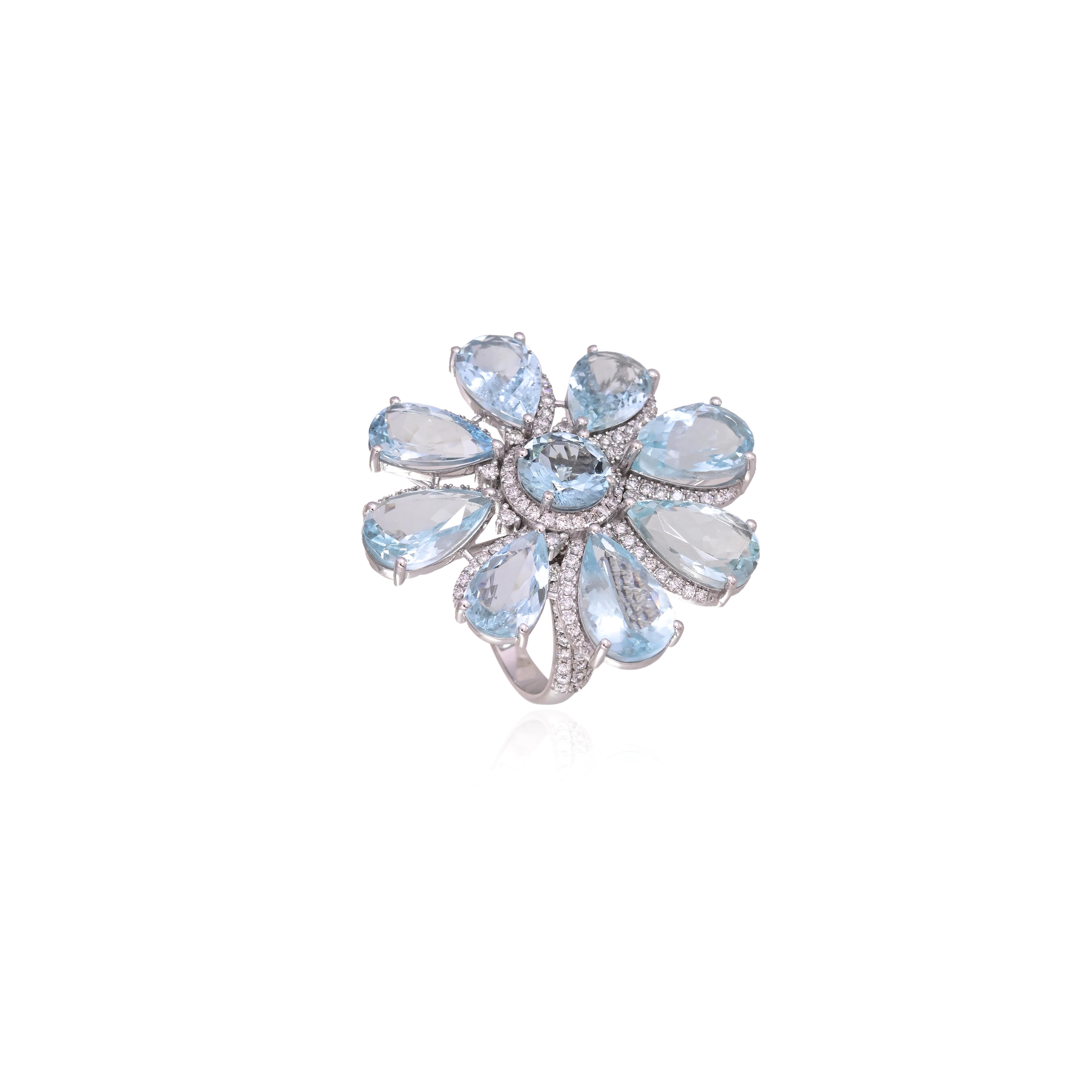 Set in 18K White Gold, 18.94 carats Aquamarine & Diamond oversized Cocktail Ring For Sale 1