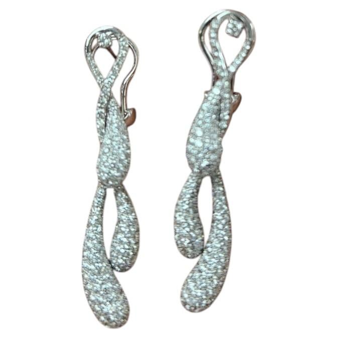 Set in 18K white Gold, 2.00 carats, natural White Diamonds Lever Back Earrings