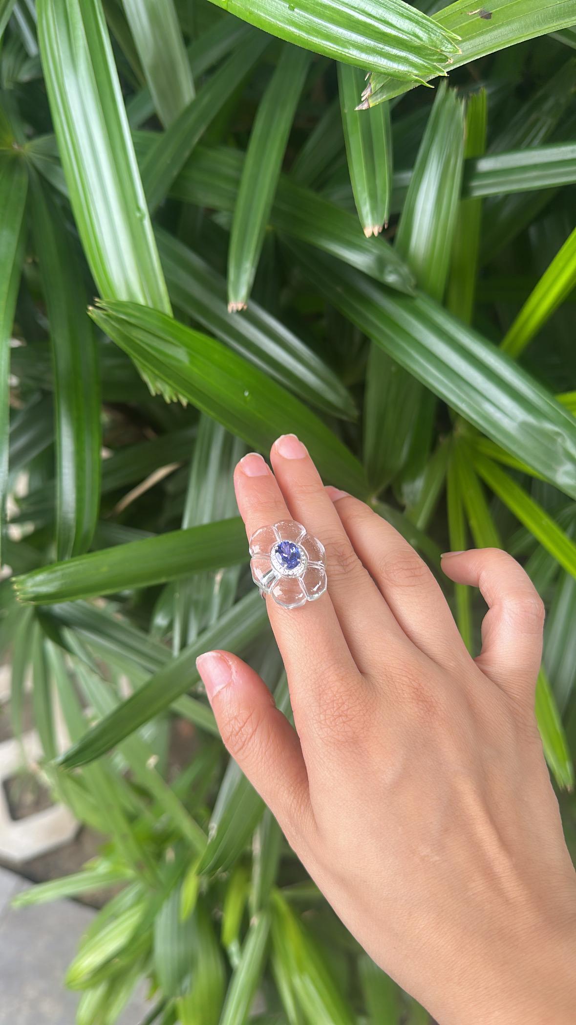 In 18K Weißgold gefasst, 2,08 Karat, Tansanit, Kristall und Diamanten Cocktail-Ring im Angebot 1