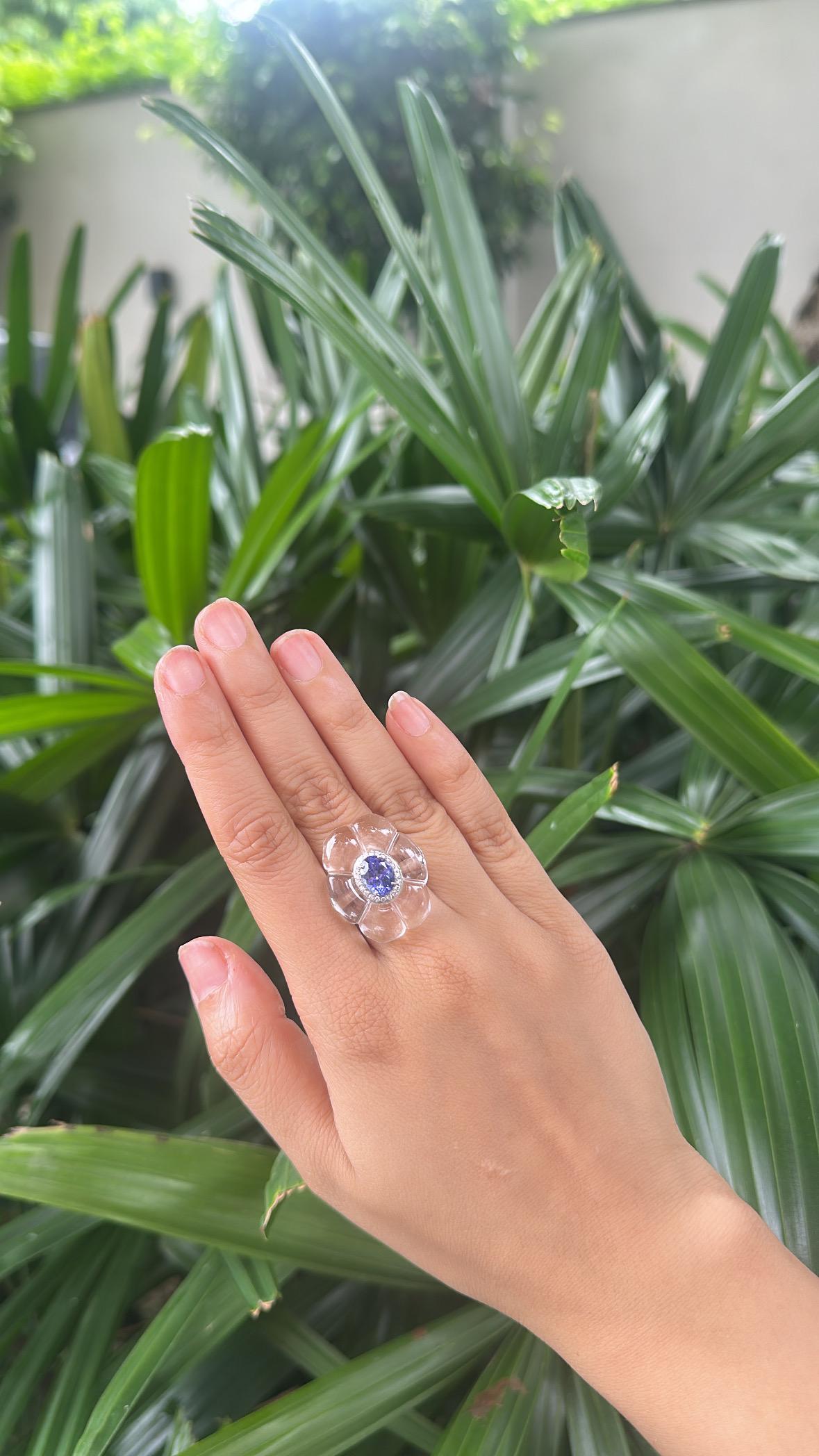 In 18K Weißgold gefasst, 2,08 Karat, Tansanit, Kristall und Diamanten Cocktail-Ring im Angebot 2