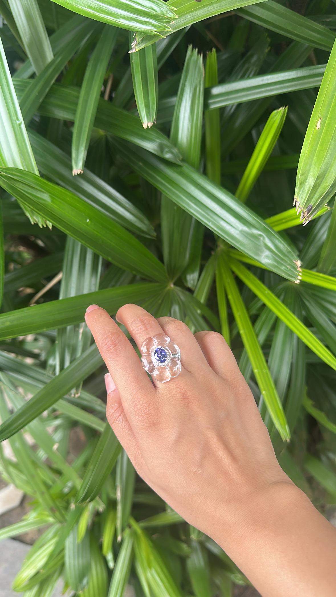 In 18K Weißgold gefasst, 2,08 Karat, Tansanit, Kristall und Diamanten Cocktail-Ring im Angebot 3