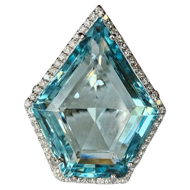 Set in 18K White Gold, 26.81 carats, Aquamarine & Diamonds Cocktail Ring