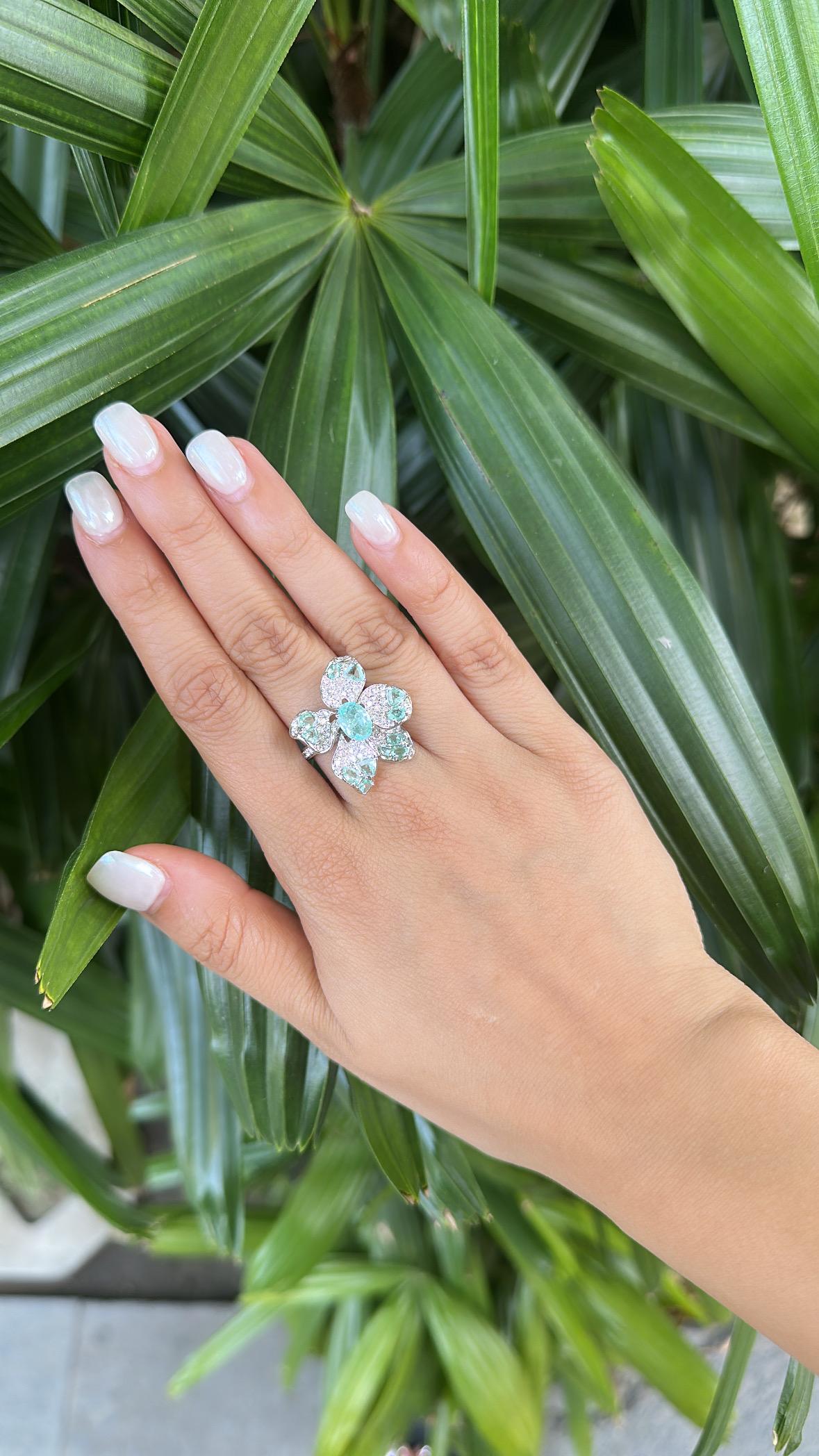 Anello da cocktail moderno con Paraiba e diamanti, 2,72 carati, in oro bianco 18 carati in vendita 5