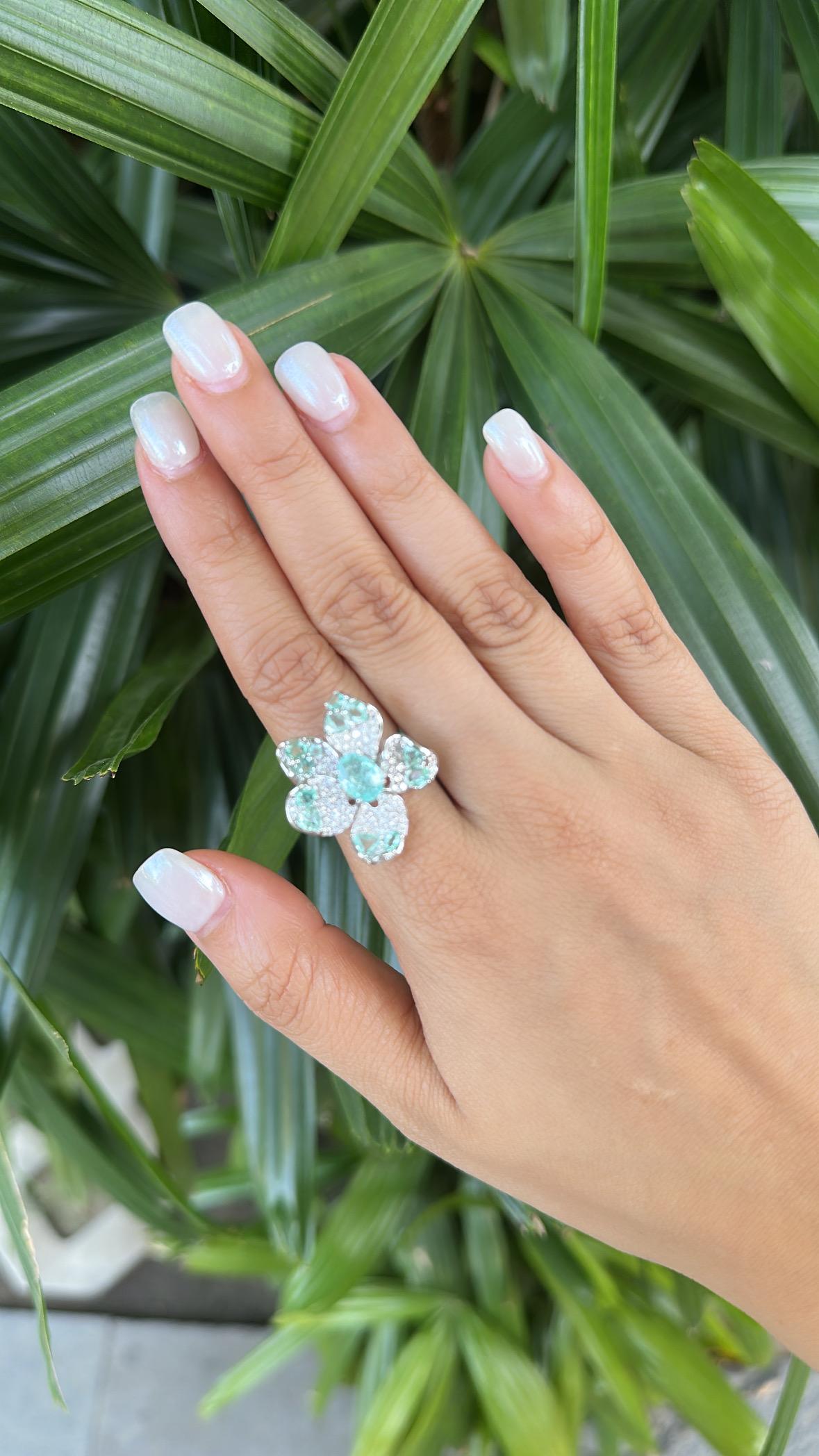 Anello da cocktail moderno con Paraiba e diamanti, 2,72 carati, in oro bianco 18 carati in vendita 2