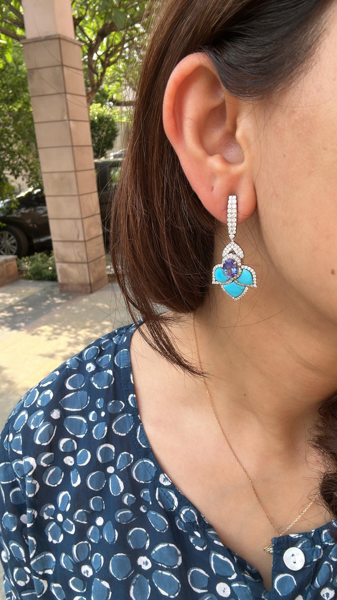 Orecchini con tanzanite, turchese e diamante da 2,86 carati, incastonati in oro bianco 18 carati in vendita 4