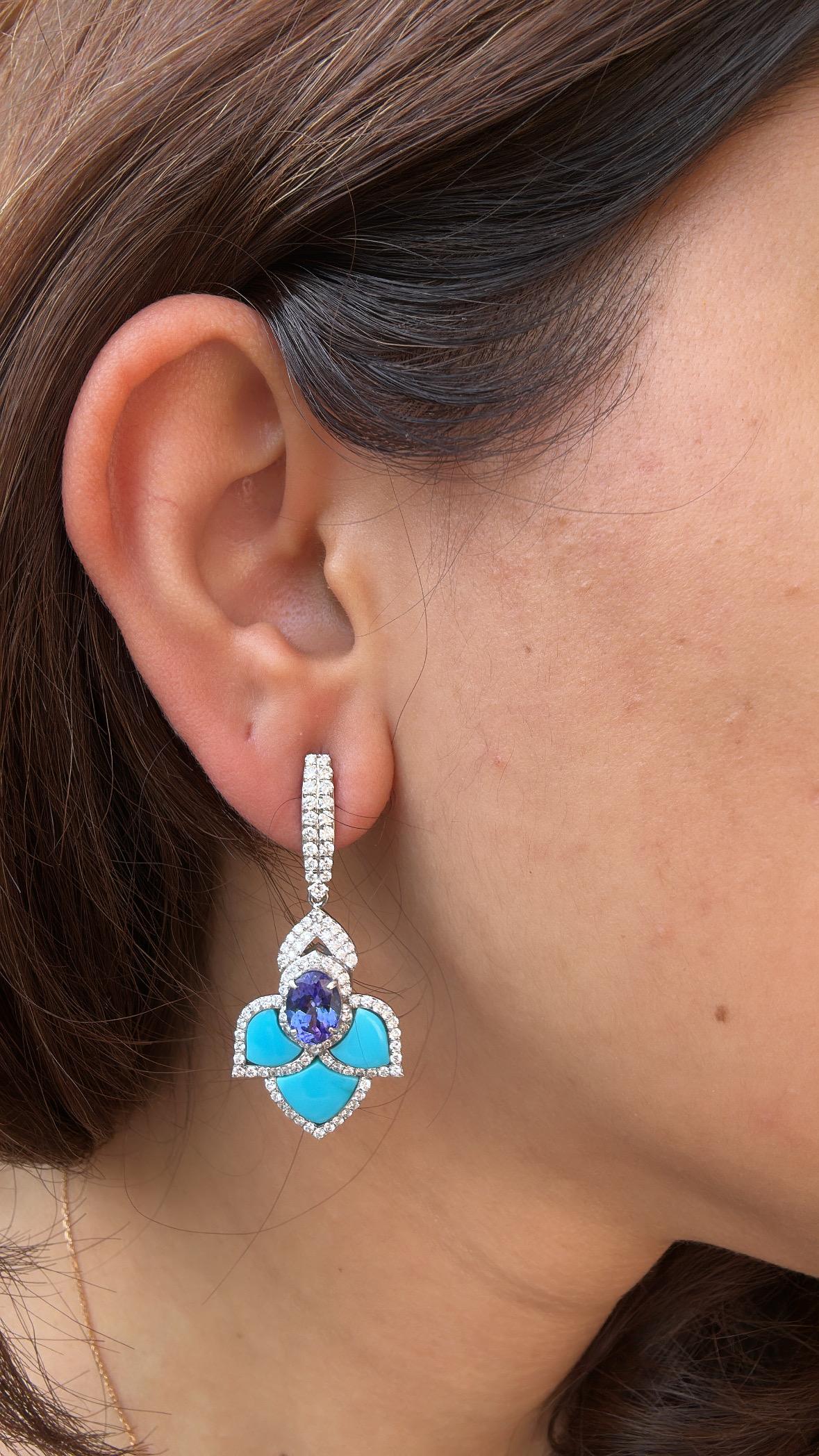 Orecchini con tanzanite, turchese e diamante da 2,86 carati, incastonati in oro bianco 18 carati in vendita 5