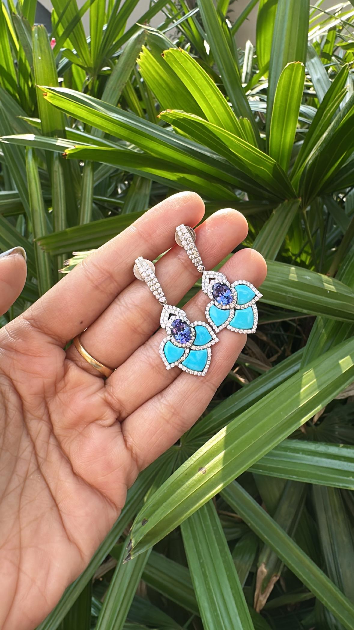 Orecchini con tanzanite, turchese e diamante da 2,86 carati, incastonati in oro bianco 18 carati in vendita 7