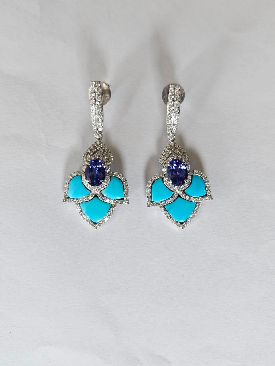 Orecchini con tanzanite, turchese e diamante da 2,86 carati, incastonati in oro bianco 18 carati in vendita 1