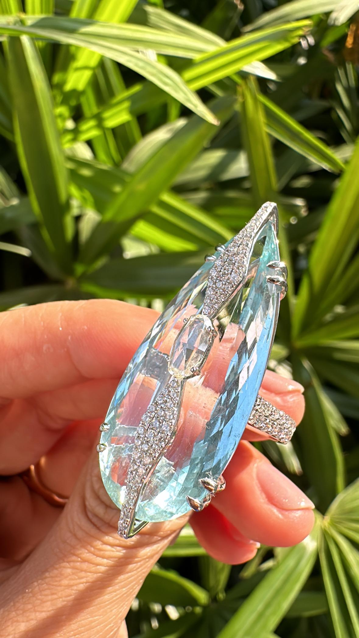 Set in 18K white Gold, 30.03 carats, Aquamarine & Rose Cut Diamond Cocktail Ring For Sale 4
