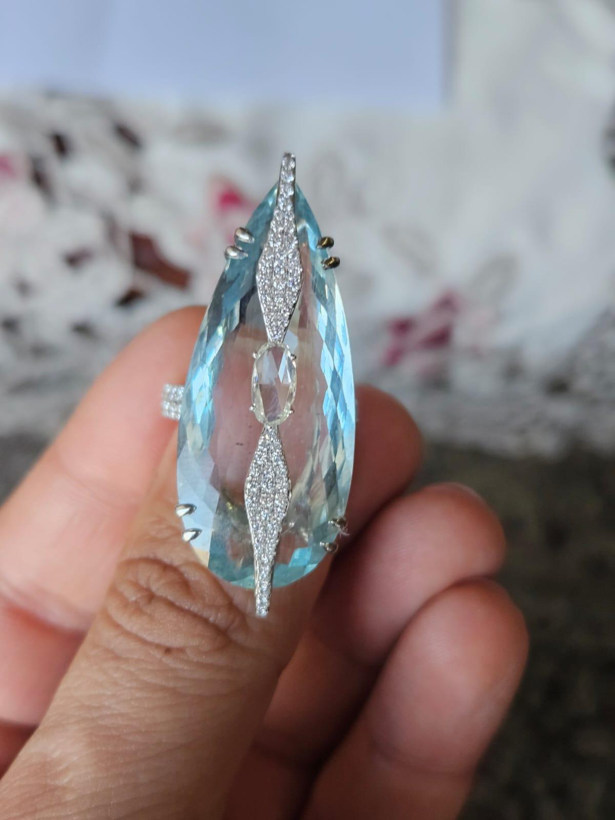 Modern Set in 18K white Gold, 30.03 carats, Aquamarine & Rose Cut Diamond Cocktail Ring For Sale