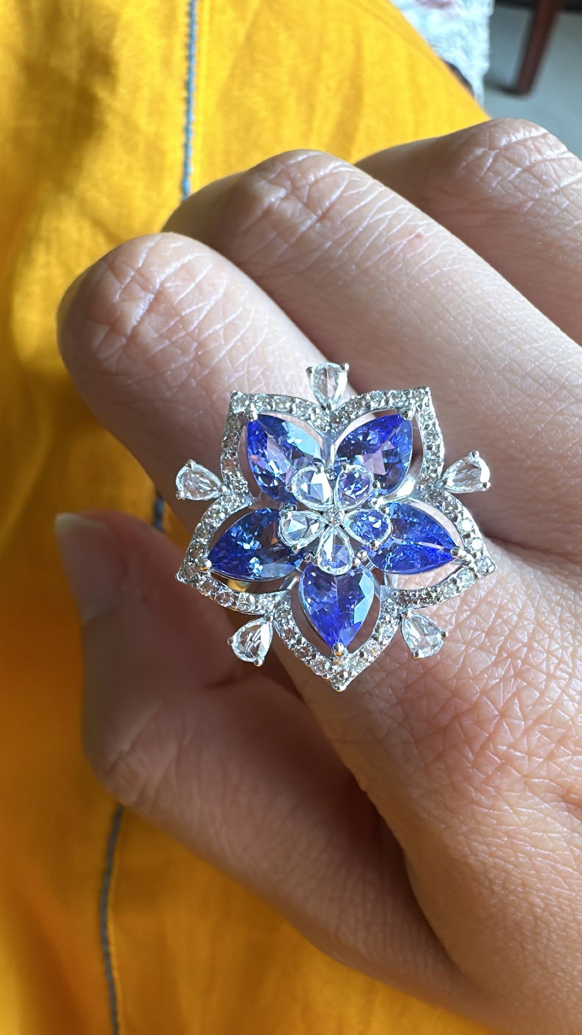 da uomo o donna Anello da cocktail con tanzanite e diamanti taglio rosa in oro bianco 18 carati, 3,28 carati in vendita