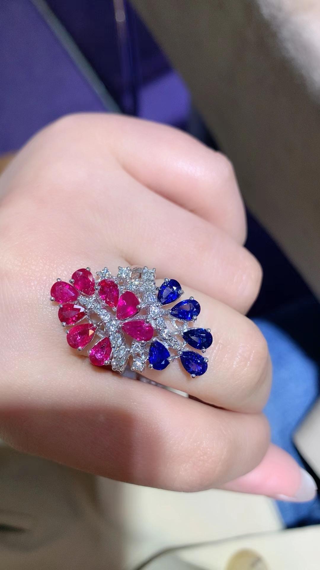 Set in 18k White Gold, 3.42 Carats, Ruby, Blue Sapphire & Diamonds Cocktail Ring For Sale 3