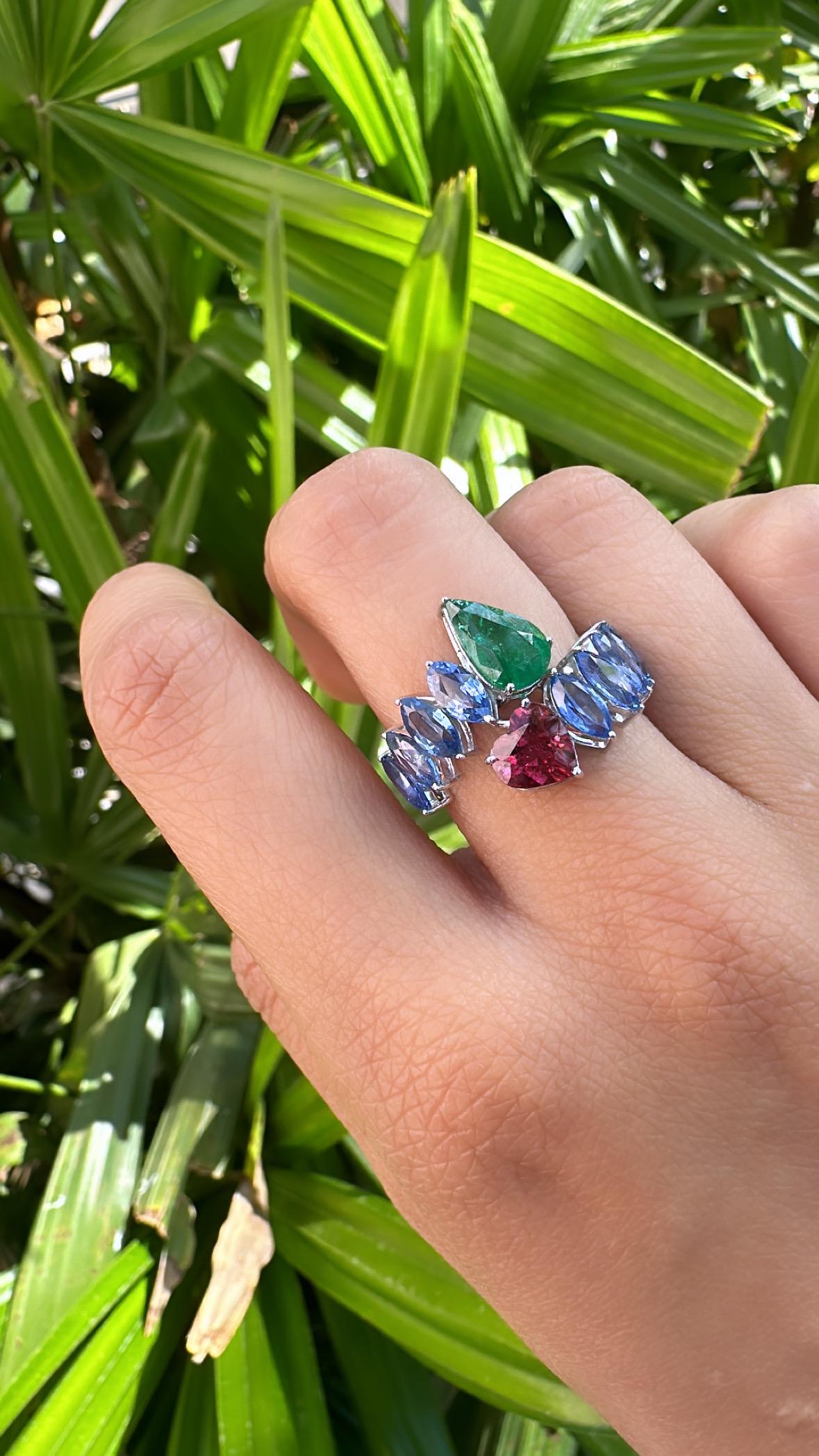 Marquise Cut Set in 18K White Gold, 3.44 carats Blue Sapphire, Emerald & Tourmaline Band Ring For Sale