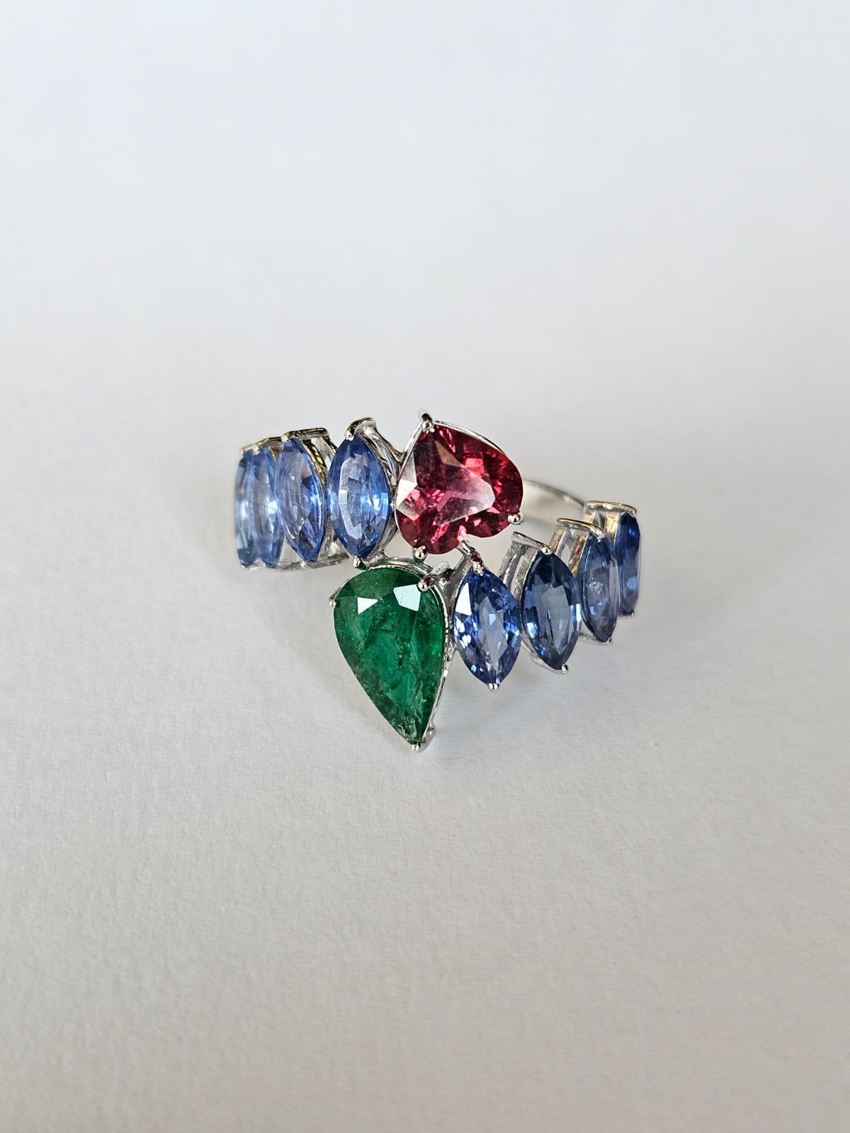 Set in 18K White Gold, 3.44 carats Blue Sapphire, Emerald & Tourmaline Band Ring For Sale 1
