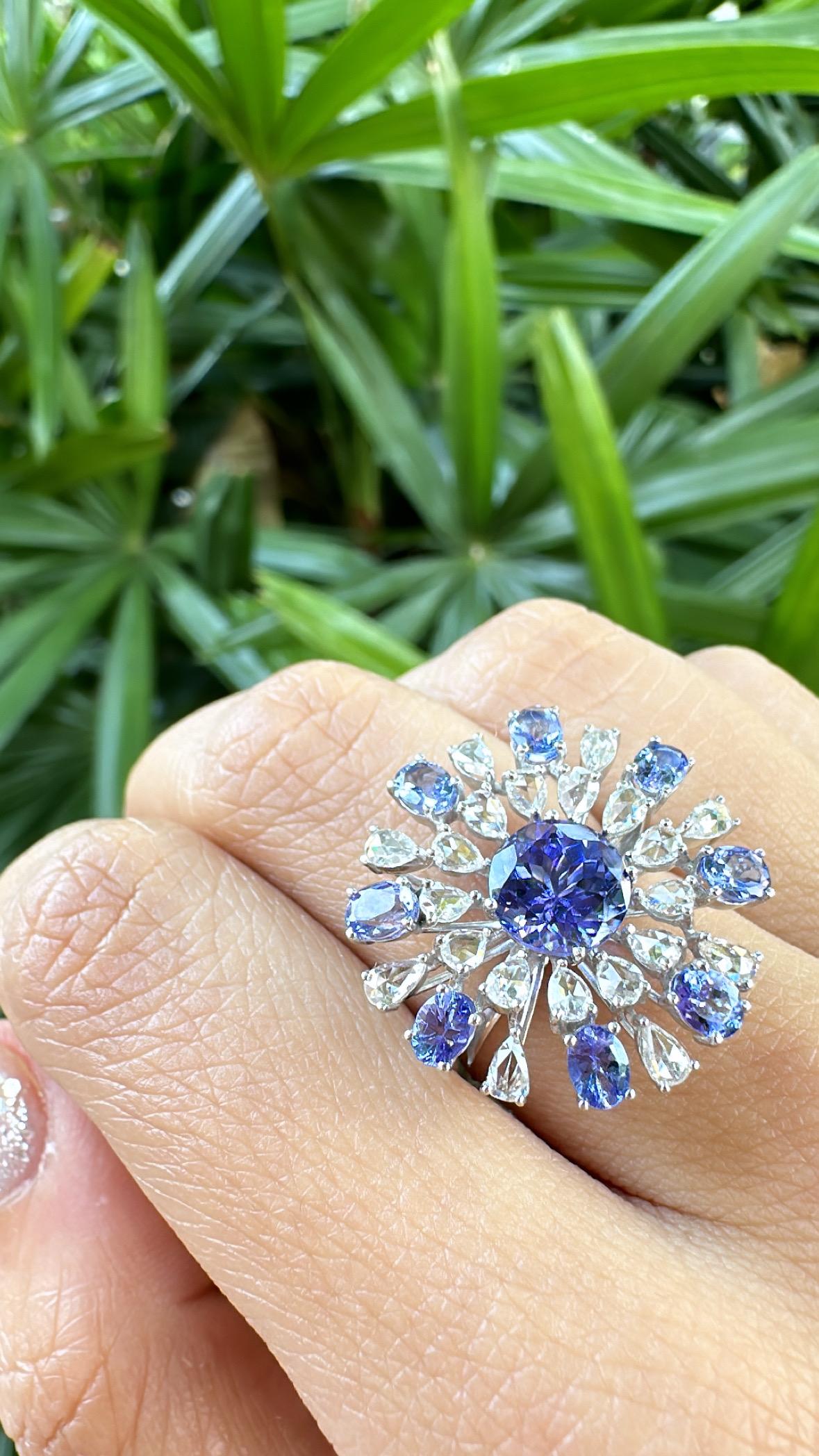 Set in 18K White Gold, 3.56 carats, Tanzanite & Rose Cut Diamonds Cocktail Ring For Sale 5