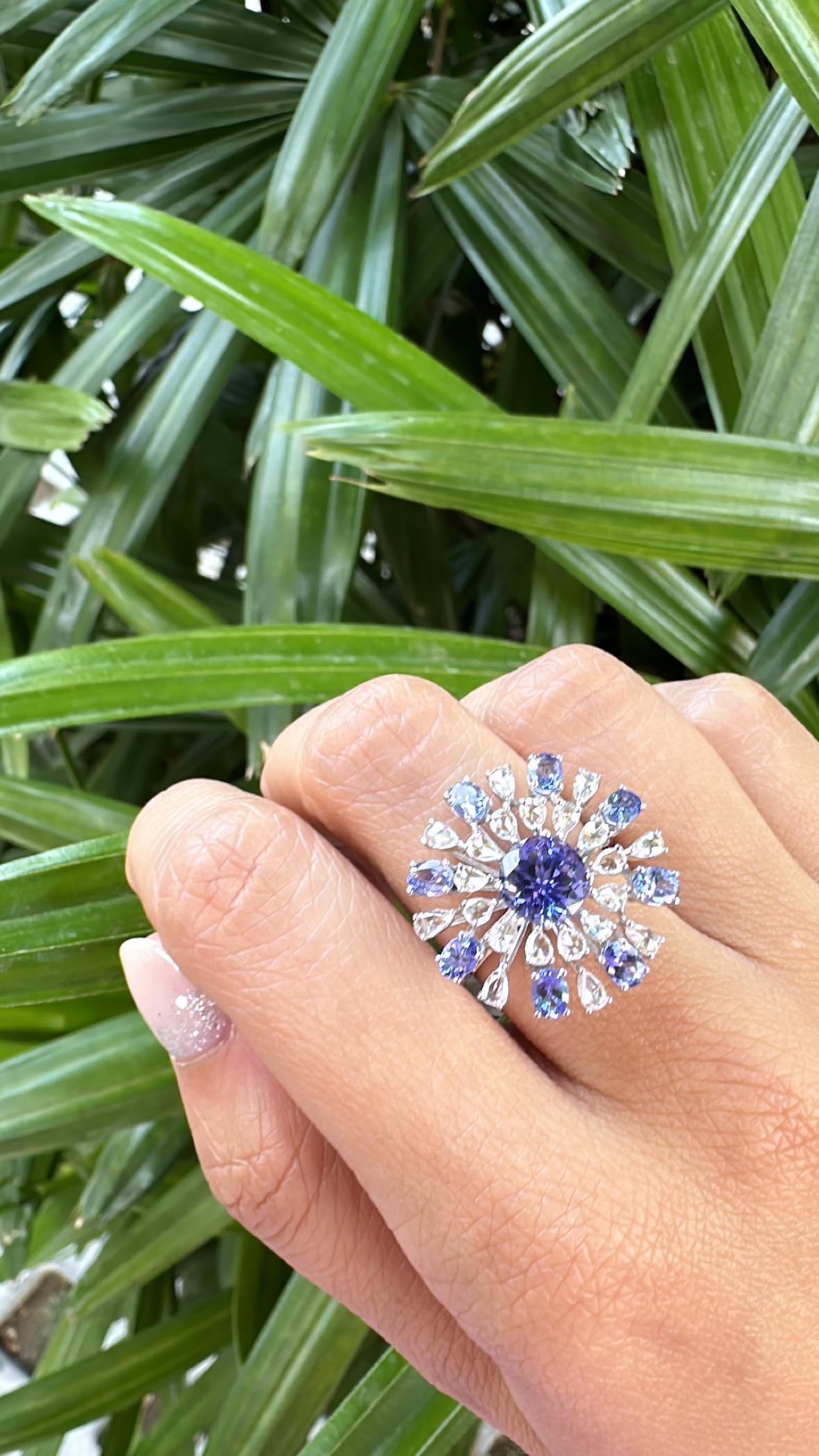 Set in 18K White Gold, 3.56 carats, Tanzanite & Rose Cut Diamonds Cocktail Ring For Sale 7