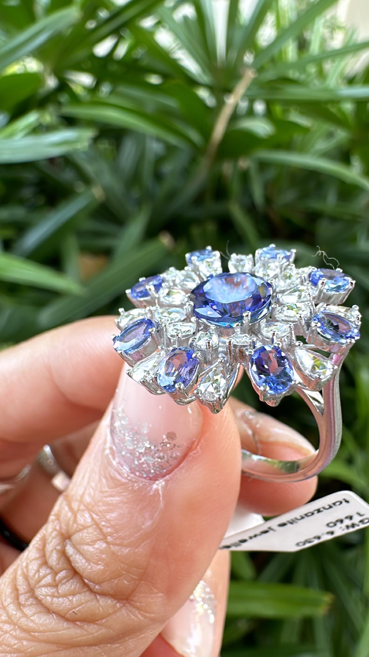Set in 18K White Gold, 3.56 carats, Tanzanite & Rose Cut Diamonds Cocktail Ring For Sale 1