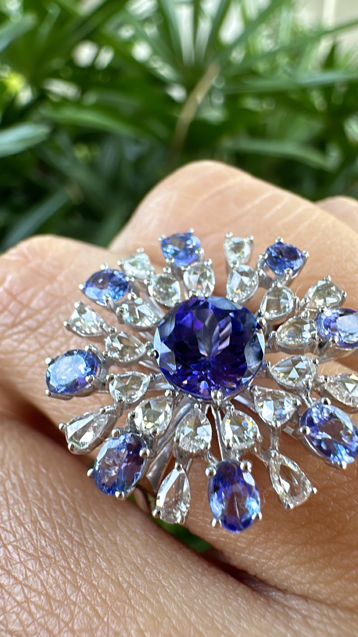 Set in 18K White Gold, 3.56 carats, Tanzanite & Rose Cut Diamonds Cocktail Ring For Sale 3