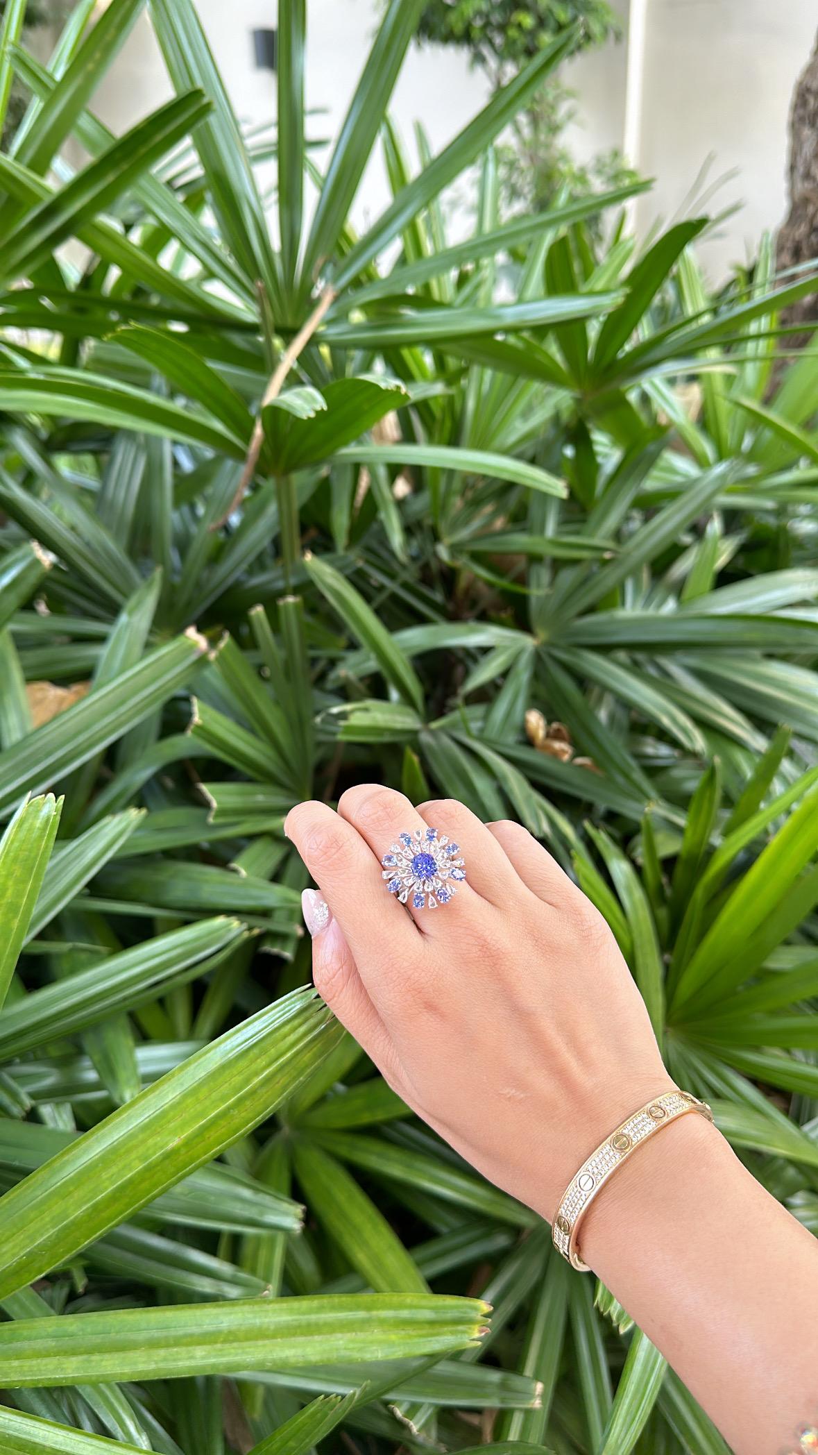 Set in 18K White Gold, 3.56 carats, Tanzanite & Rose Cut Diamonds Cocktail Ring For Sale 4