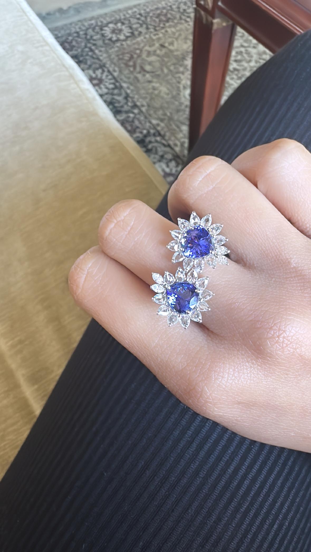 Set in 18K White Gold, 3.86 carats Tanzanite & Rose Cut Diamonds Cocktail Ring For Sale 2