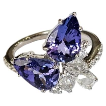 Set in 18K white Gold, 3.93 carats Tanzanite & Rose Cut Diamonds Engagement Ring