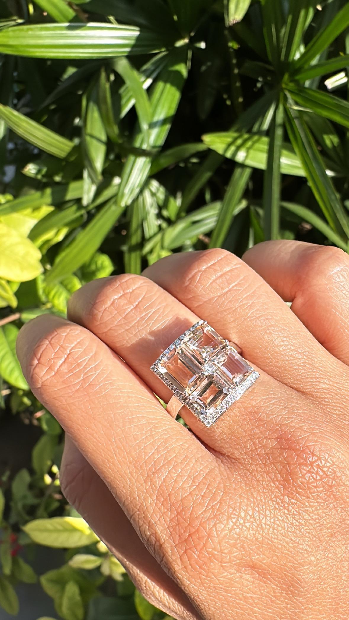 Set in 18K white Gold, 4.61 carats, Morganite & Rose cut Diamond Engagement Ring For Sale 1