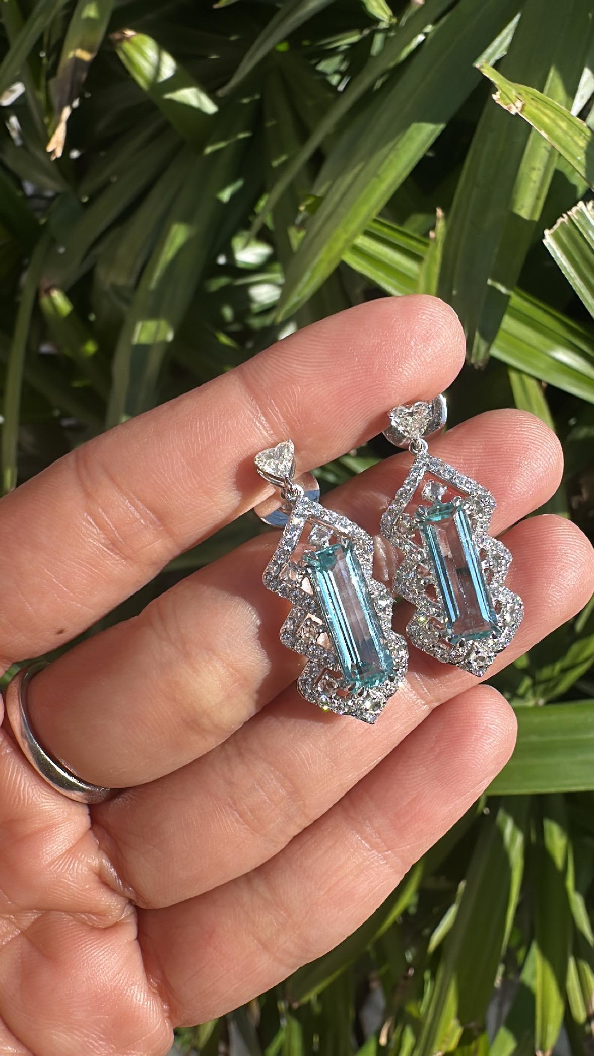 Orecchini pendenti in oro bianco 18 carati, 5,26 carati di acquamarine e diamanti a cuore In condizioni Nuovo in vendita a Hong Kong, HK