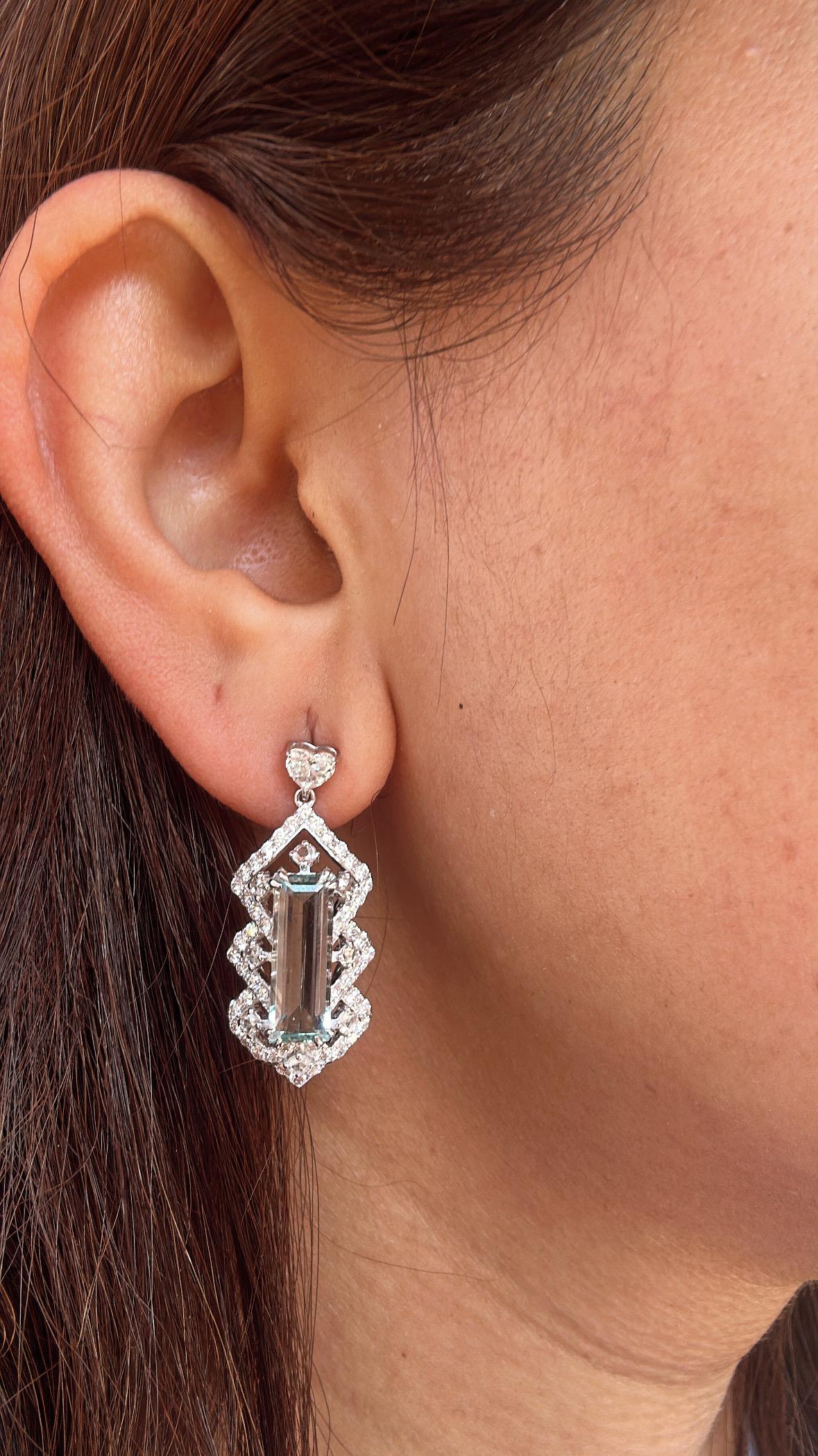 da uomo o donna Orecchini pendenti in oro bianco 18 carati, 5,26 carati di acquamarine e diamanti a cuore in vendita