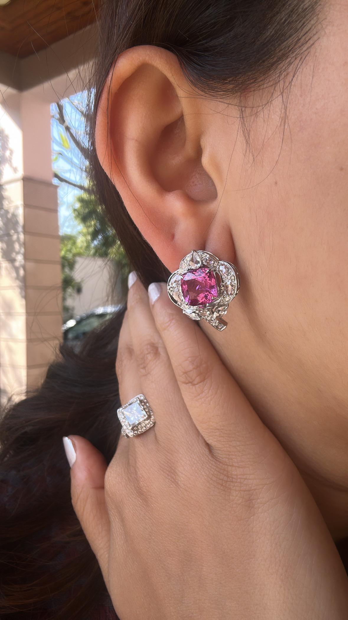 Moderne Clous d'oreilles en or blanc 18 carats, rubellite et diamants taille rose de 7,38 carats en vente