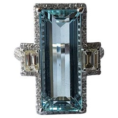 Set in 18k White Gold, 7.43 Carats, Aquamarine & Diamonds Engagement Ring