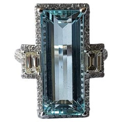 Bague de fiançailles en or blanc 18 carats, aigue-marine et diamants de 7,43 carats