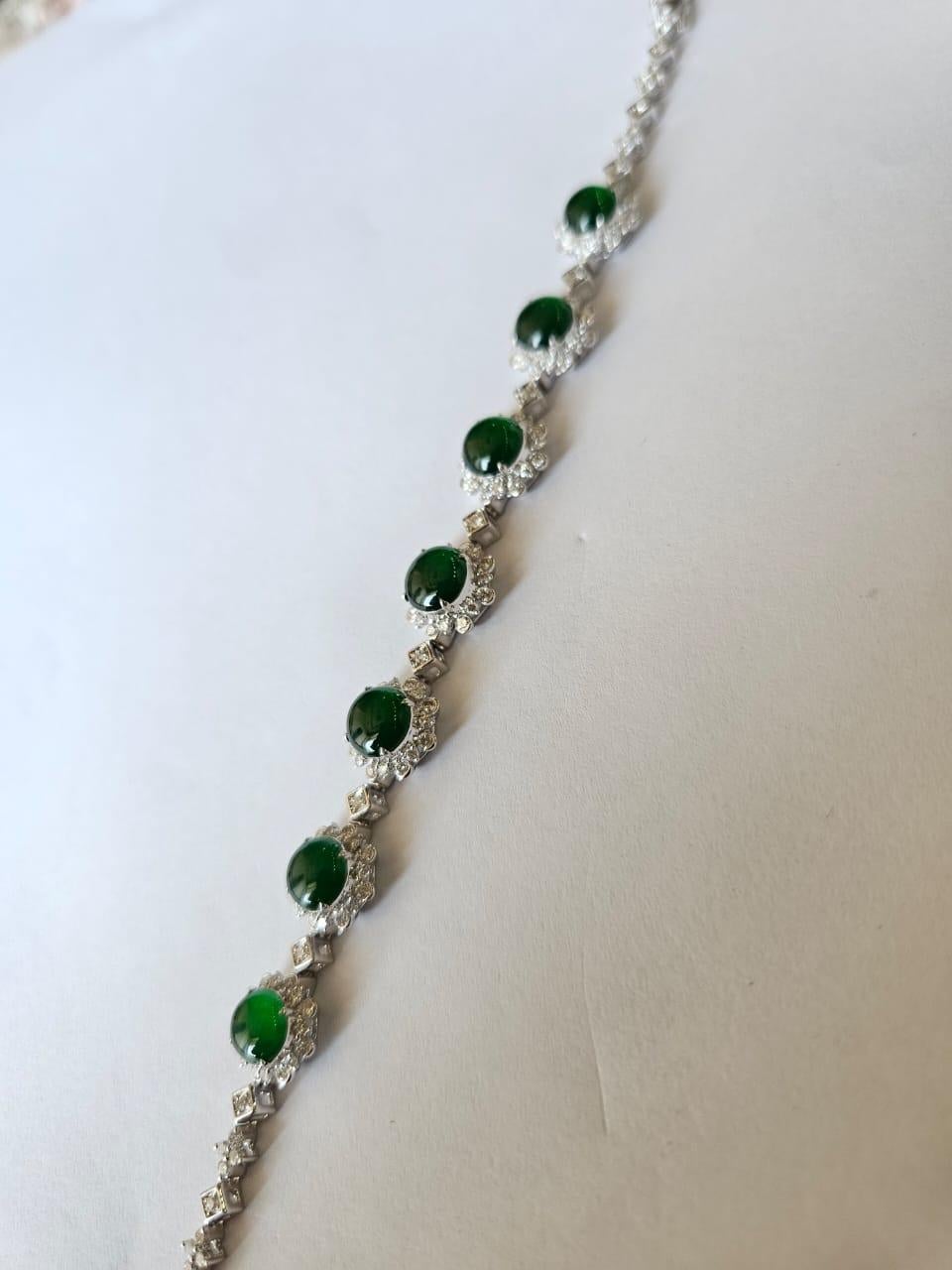 Set in 18K white Gold, 7.70 carats, Burmese Jadeite & Diamonds Modern Bracelet In New Condition For Sale In Hong Kong, HK