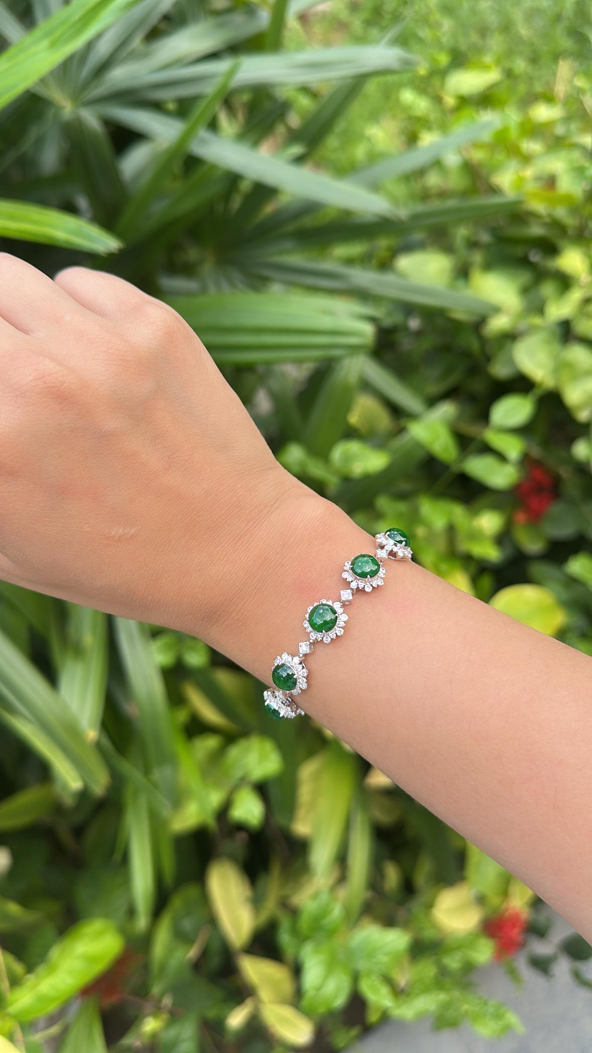 Set in 18K white Gold, 7.70 carats, Burmese Jadeite & Diamonds Modern Bracelet For Sale 4