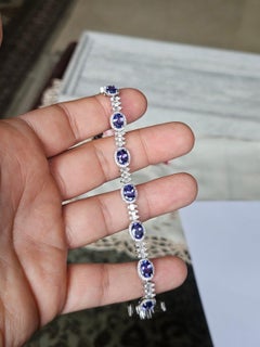 Set in 18K white Gold, 8.02 carats, Tanzanites & Diamonds Tennis Bracelet
