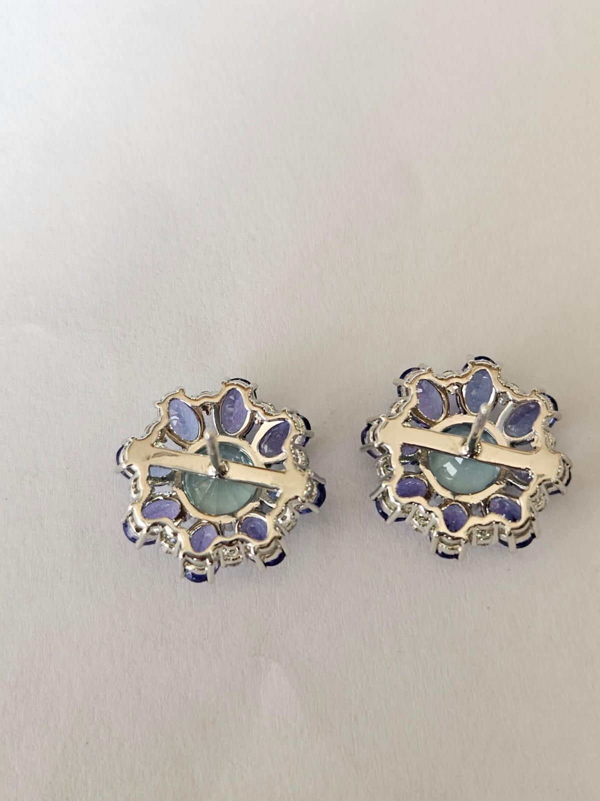 Moderne Boucles d'oreilles en or blanc 18 carats, 8.16 carats Tanzanite, Aigue-marine et Diamant en vente