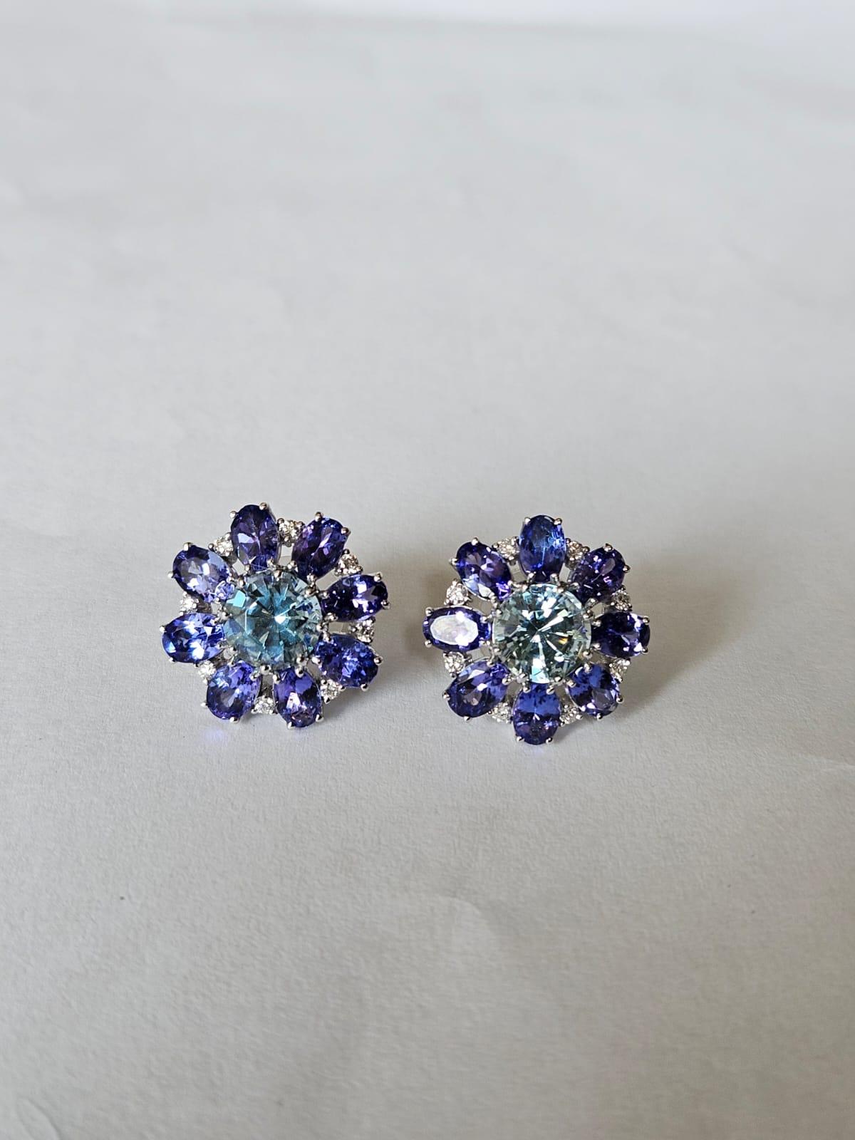 Boucles d'oreilles en or blanc 18 carats, 8.16 carats Tanzanite, Aigue-marine et Diamant Neuf - En vente à Hong Kong, HK