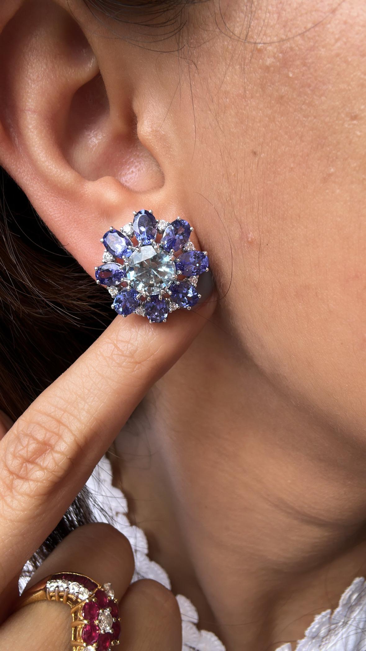 Boucles d'oreilles en or blanc 18 carats, 8.16 carats Tanzanite, Aigue-marine et Diamant Unisexe en vente