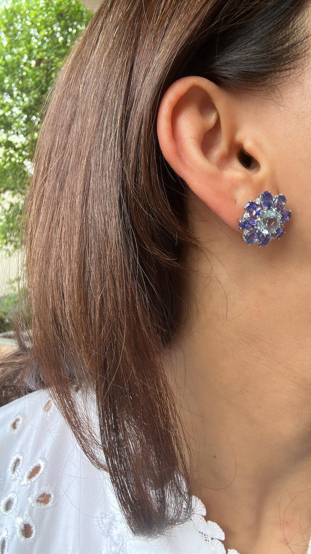 Boucles d'oreilles en or blanc 18 carats, 8.16 carats Tanzanite, Aigue-marine et Diamant en vente 1