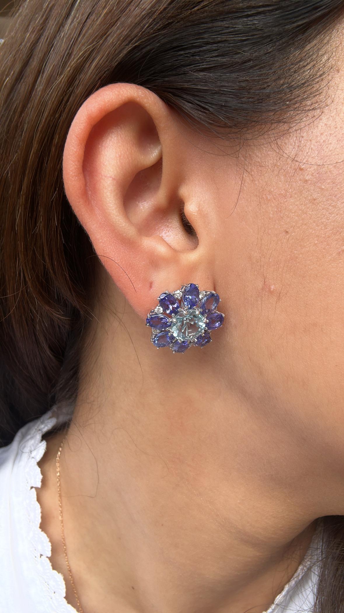 Boucles d'oreilles en or blanc 18 carats, 8.16 carats Tanzanite, Aigue-marine et Diamant en vente 2