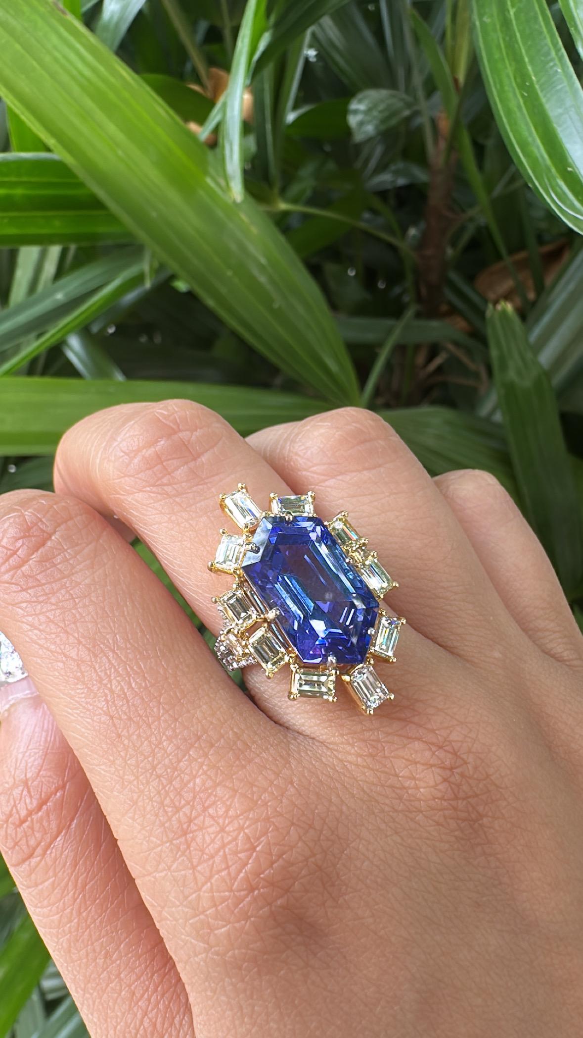 Bague de fiançailles en or blanc 18 carats, 9,33 carats, Tanzanite et diamants jaunes en vente 5