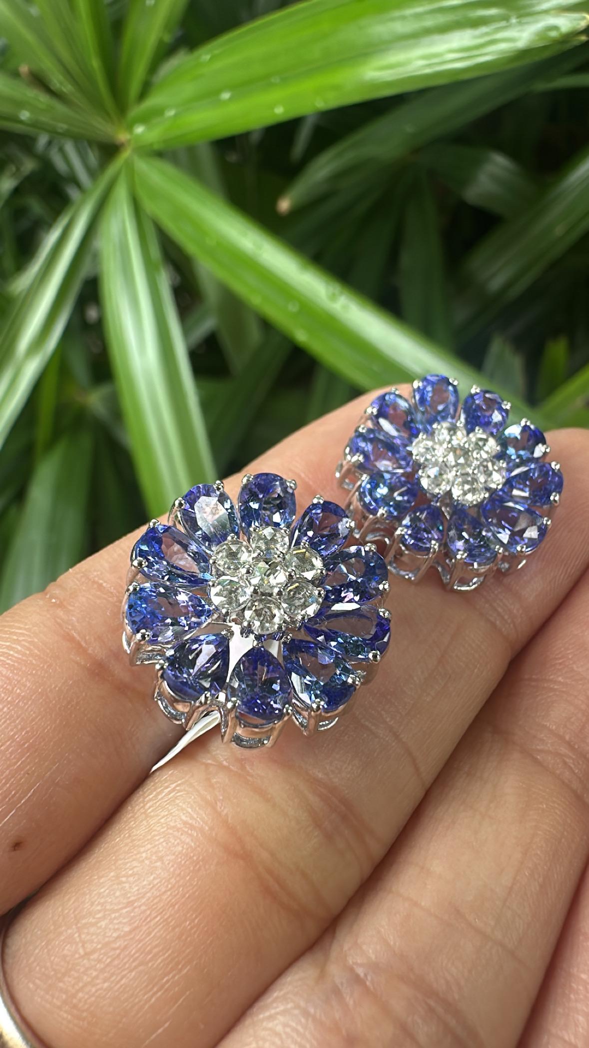 Boucles d'oreilles en or blanc 18 carats, 9,50 carats, Tanzanites et diamants taillés en rose en vente 2
