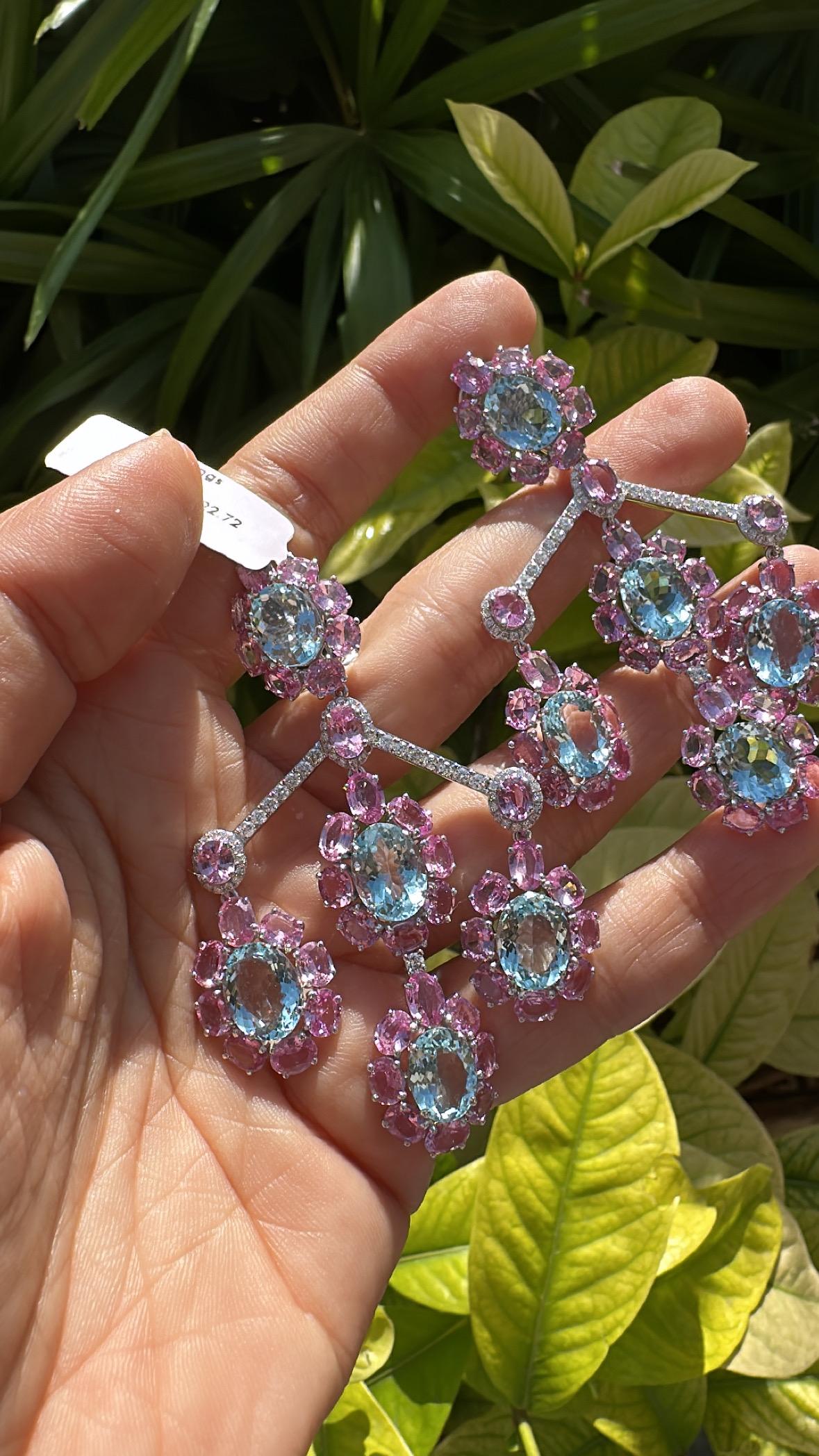 Boucles d'oreilles chandelier en or blanc 18 carats, aigue-marine, saphir rose et diamants Unisexe en vente