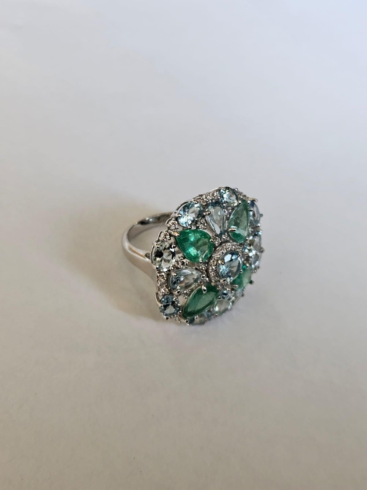Pear Cut Set in 18K white Gold, Aquamarines, Colombian Emeralds & Diamonds Cocktail Ring For Sale