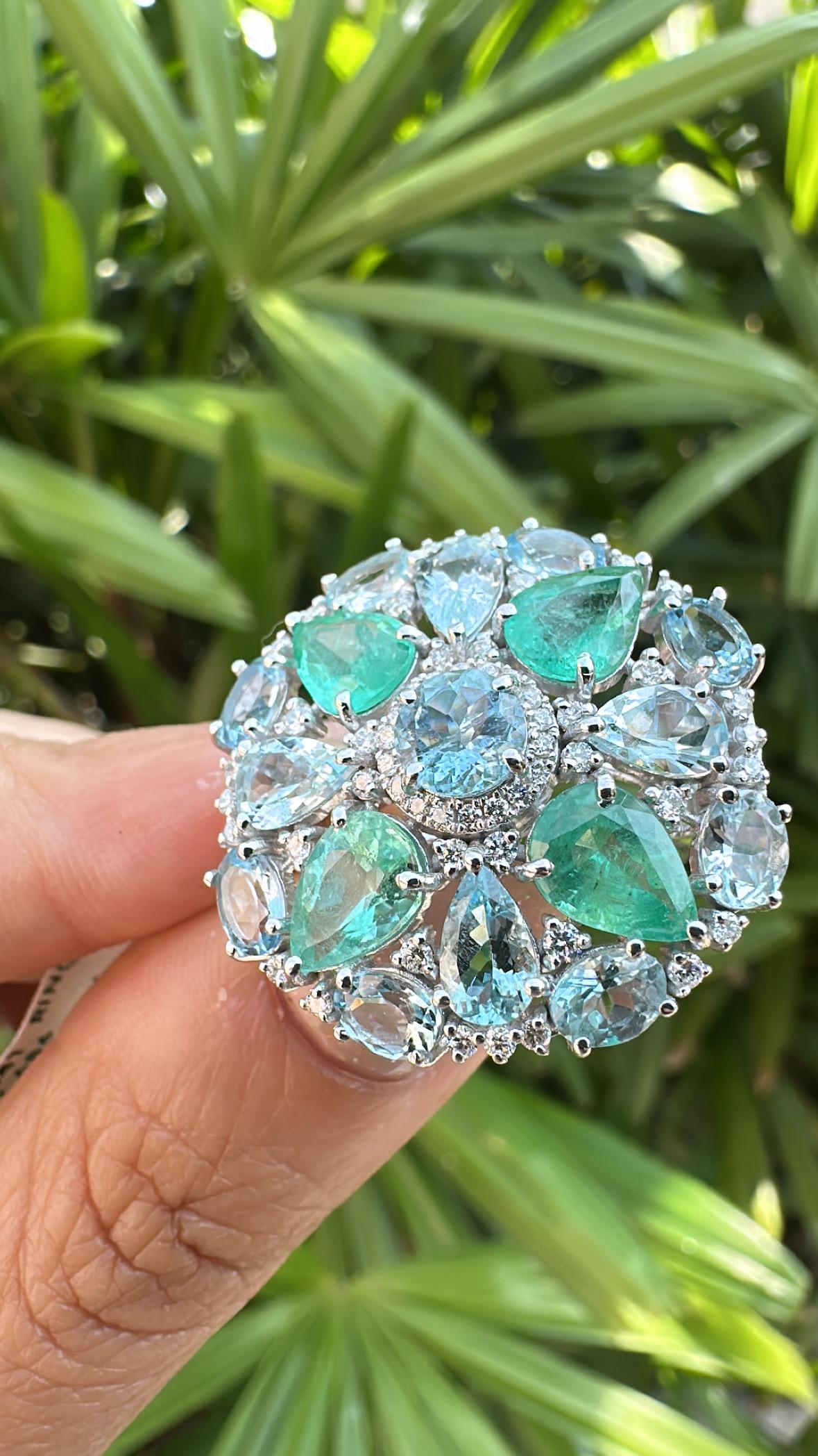 Women's or Men's Set in 18K white Gold, Aquamarines, Colombian Emeralds & Diamonds Cocktail Ring For Sale