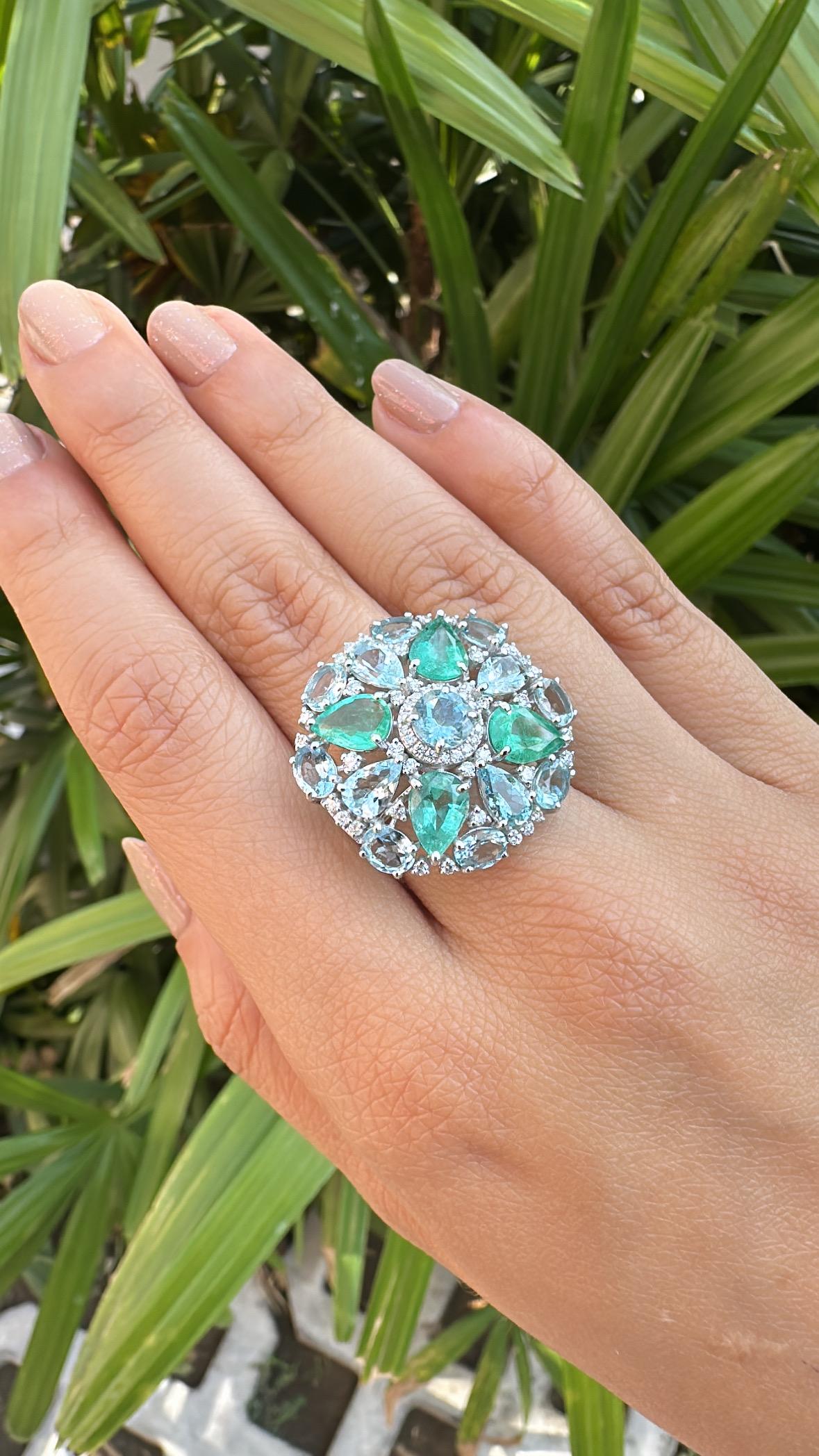 Set in 18K white Gold, Aquamarines, Colombian Emeralds & Diamonds Cocktail Ring For Sale 3