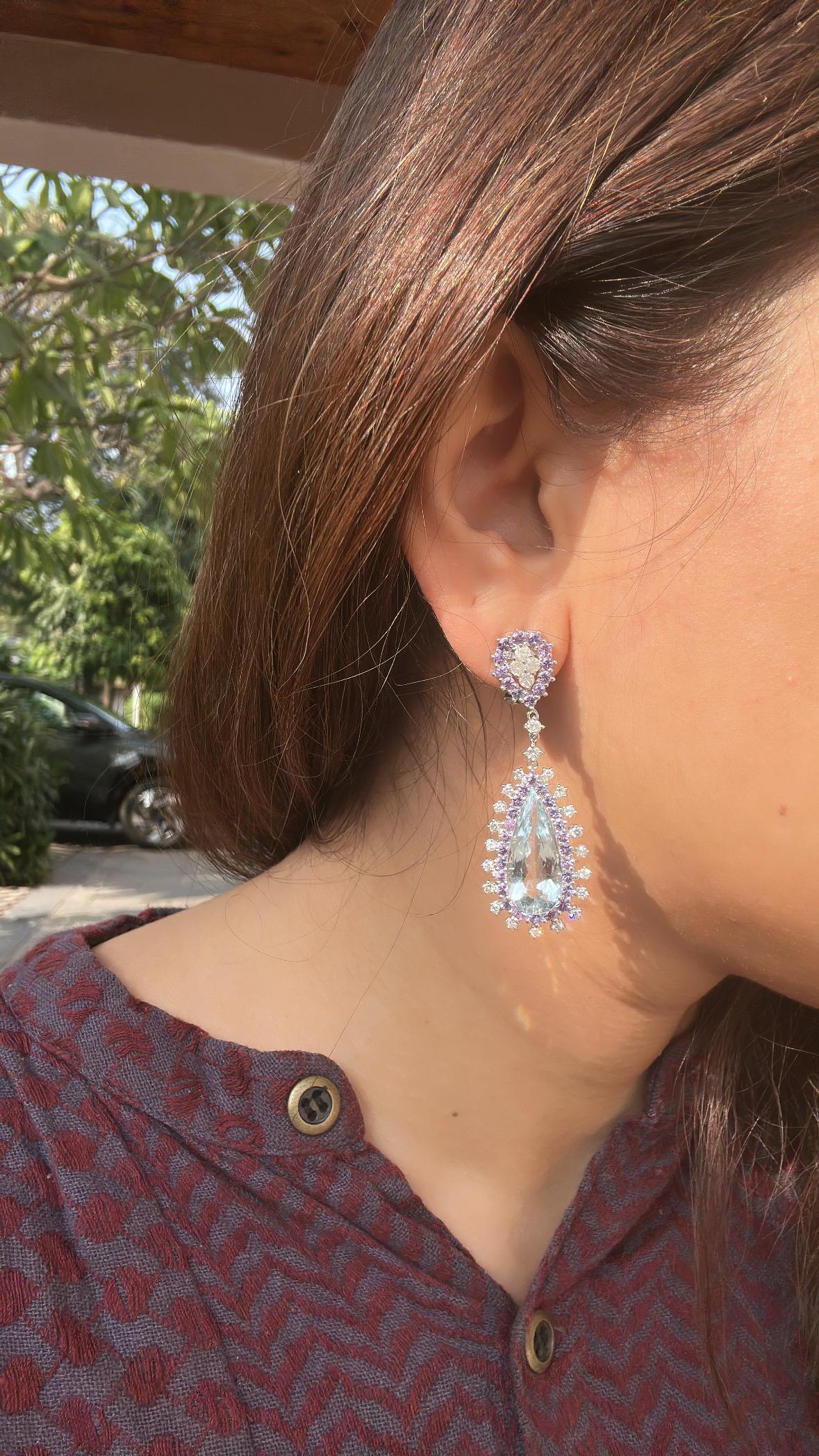 Orecchini pendenti in oro bianco 18 carati, acquamarine, zaffiri viola e diamanti in vendita 5