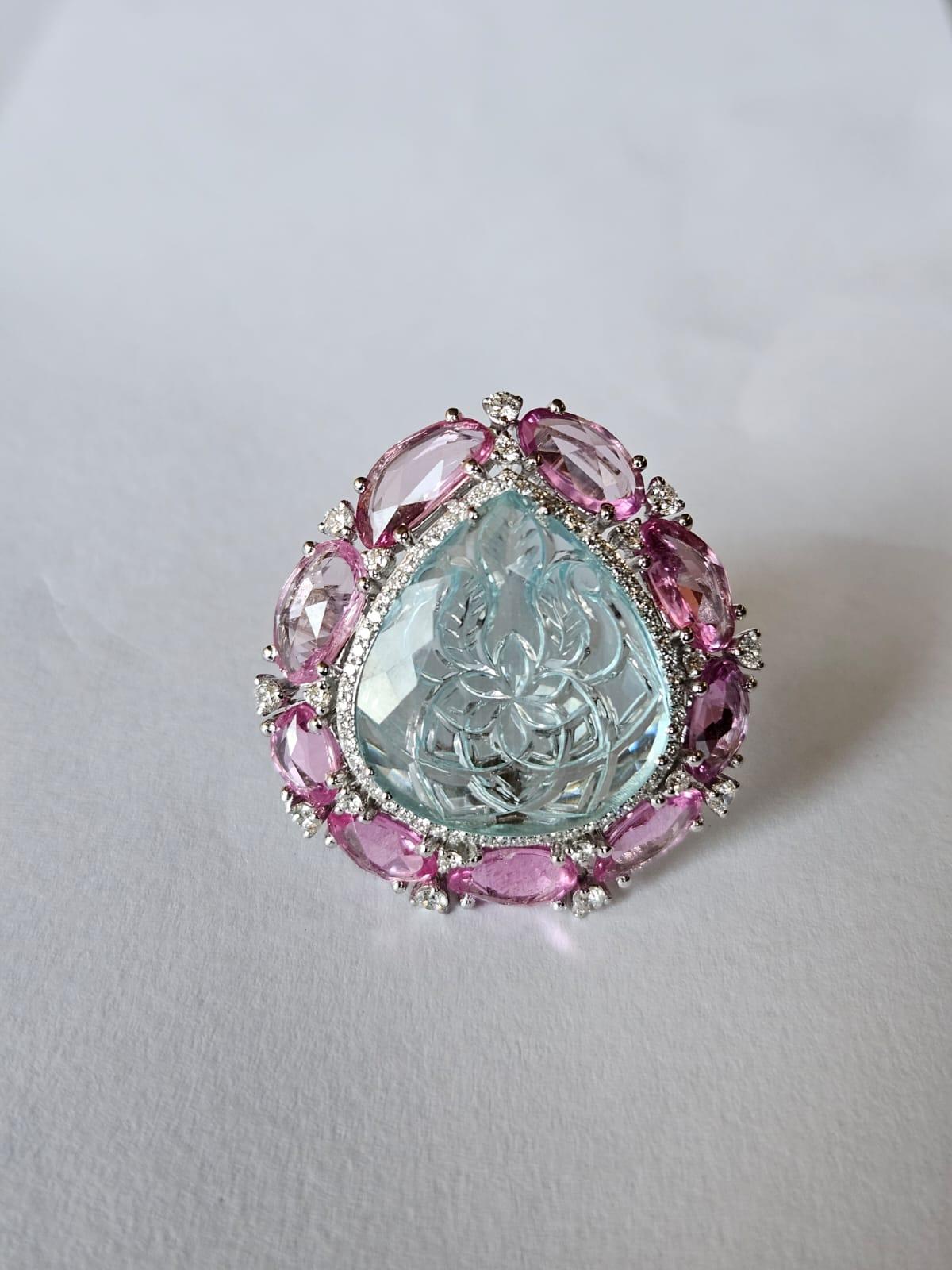 Anillo de Cóctel de Oro blanco de 18 quilates, Aguamarina tallada, Zafiros rosas y Diamantes en Nuevo estado para la venta en Hong Kong, HK