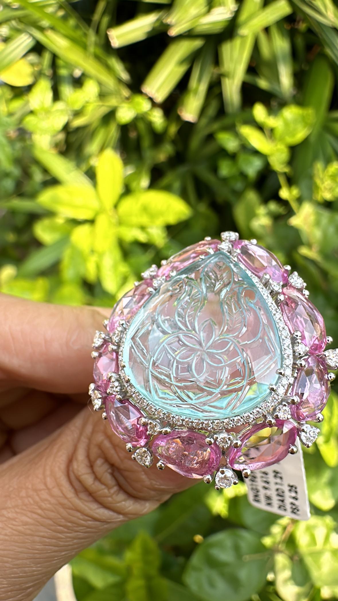 Anillo de Cóctel de Oro blanco de 18 quilates, Aguamarina tallada, Zafiros rosas y Diamantes en venta 2